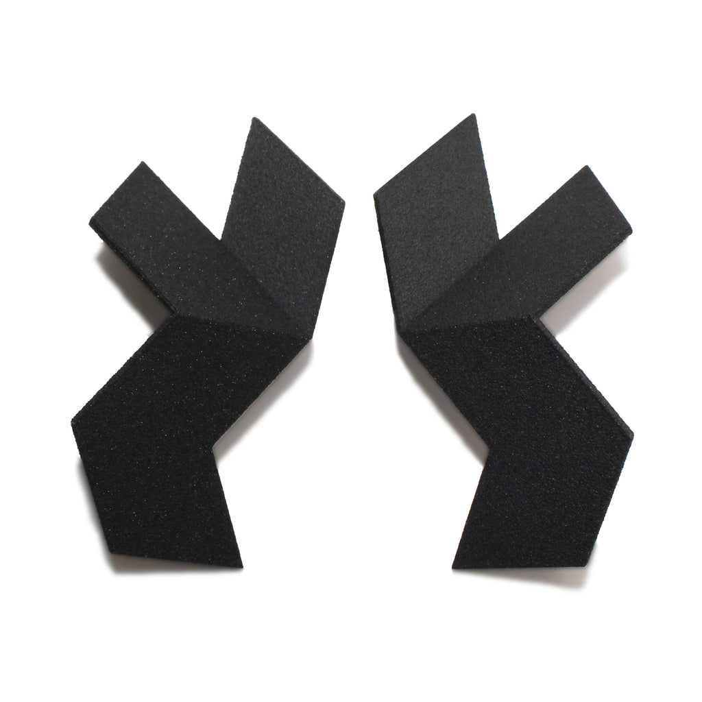 Paralysist Studs | Black